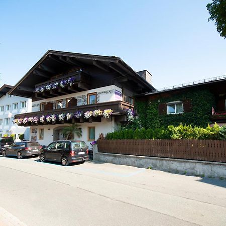 Pension Max Bed & Breakfast Zell am See Exterior photo