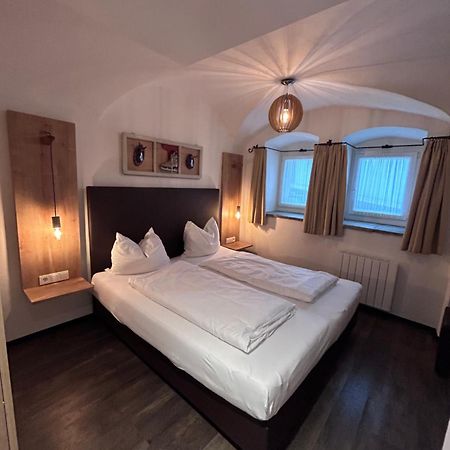 Pension Max Bed & Breakfast Zell am See Exterior photo