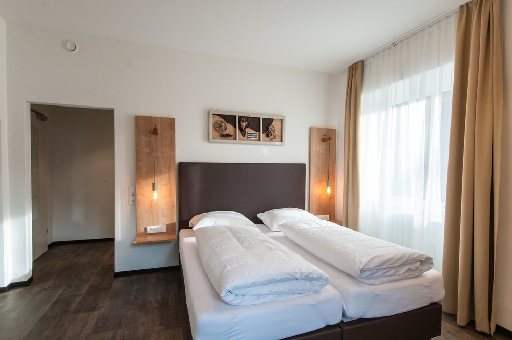 Pension Max Bed & Breakfast Zell am See Exterior photo